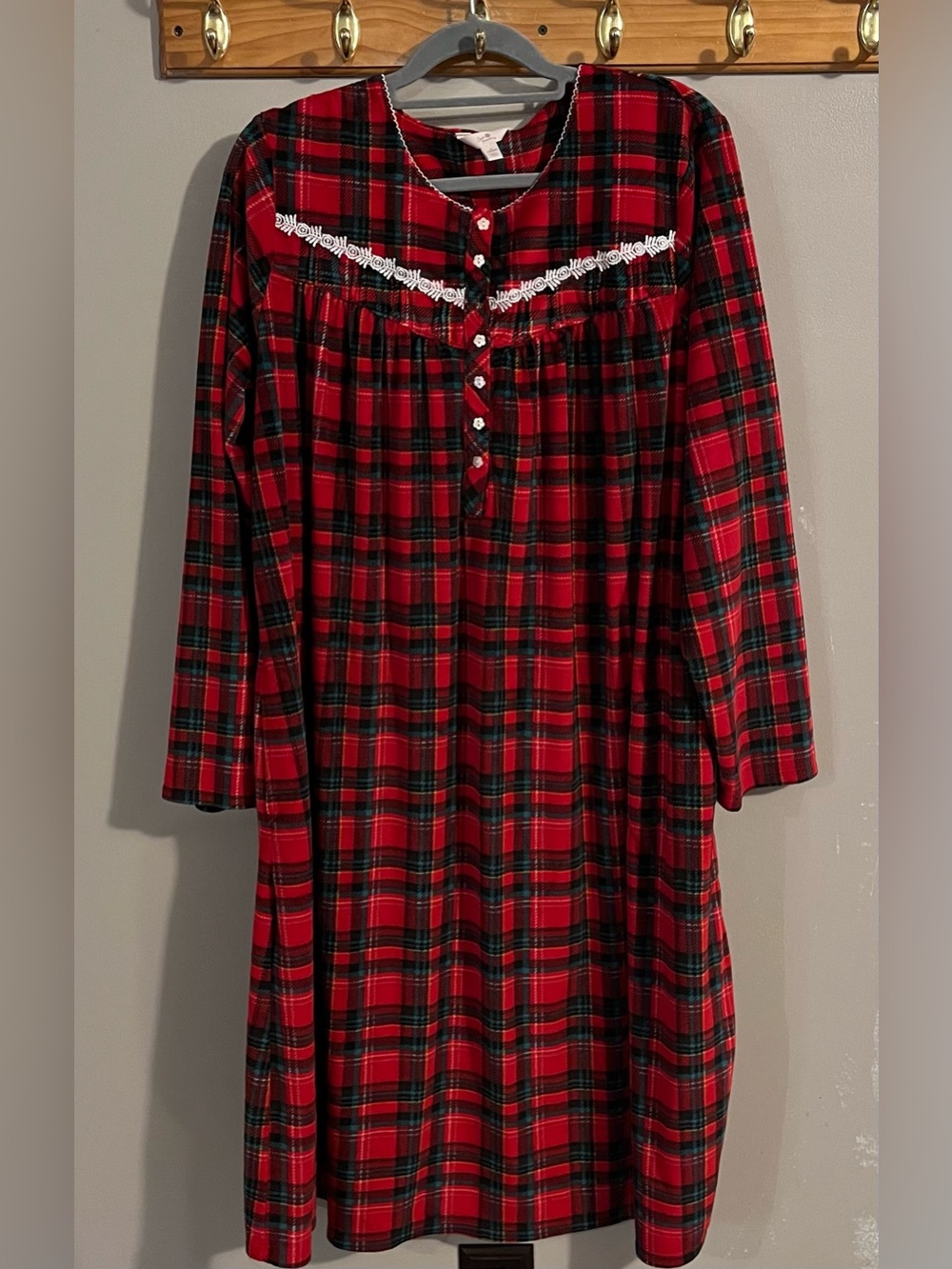 $6❤️Bundled Secret Treasures Nightgown